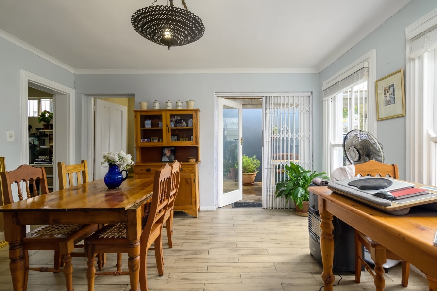 2 Bedroom Property for Sale in Claremont Western Cape